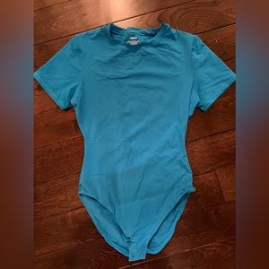 Skims- FITS EVERYBODY T-SHIRT BODYSUIT | MYKONOS